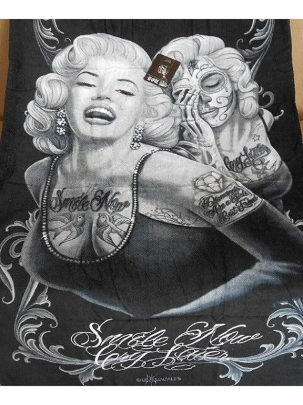 New Towel Marilyn Monroe Smile Now Cry Later Bath Beach Pool Gift Tattoo Design - Picture 2 of 2